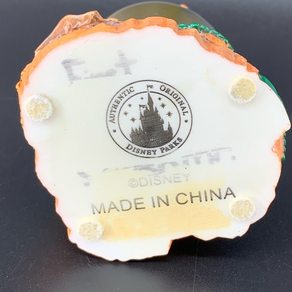 Disney Parks Splash Mountain Mini Snow Globe 3.5” tall Brer Rabbit Glitter. - Picture 8 of 12